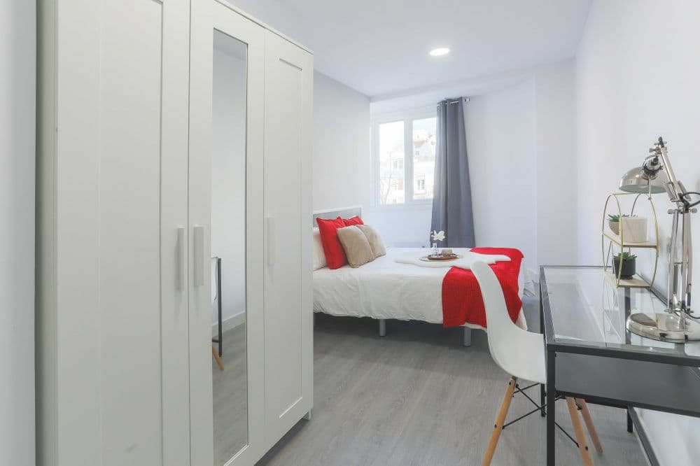 Private room in Madrid photo 4