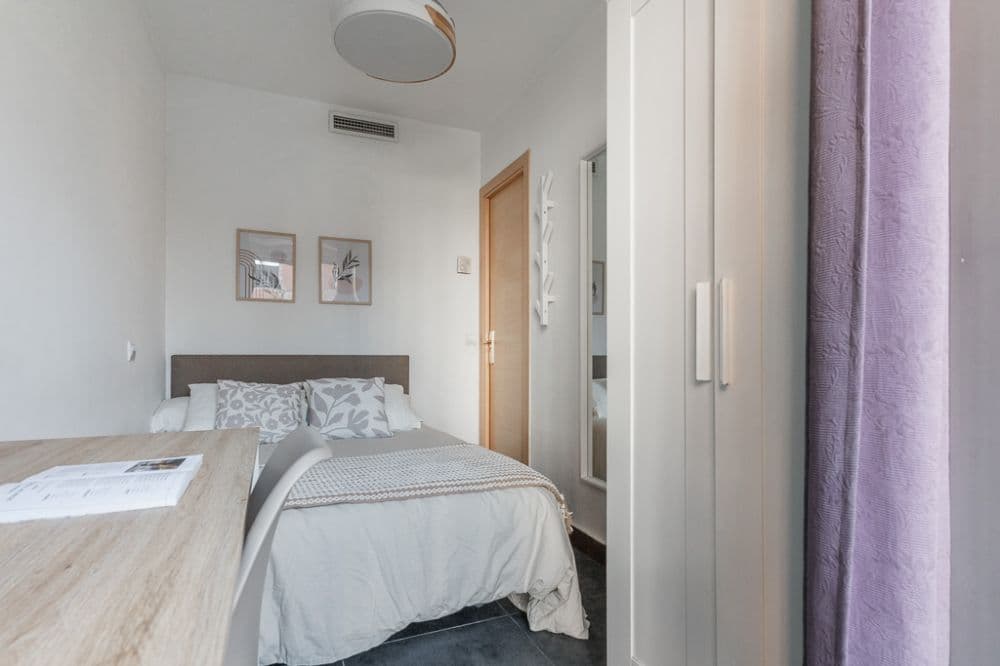 Private room in Madrid photo 2